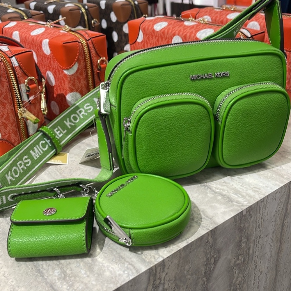 Michael Kors Jet Set Leather Medium Crossbody Bag with Case for Apple Airpods Pr - Picture 6 of 16